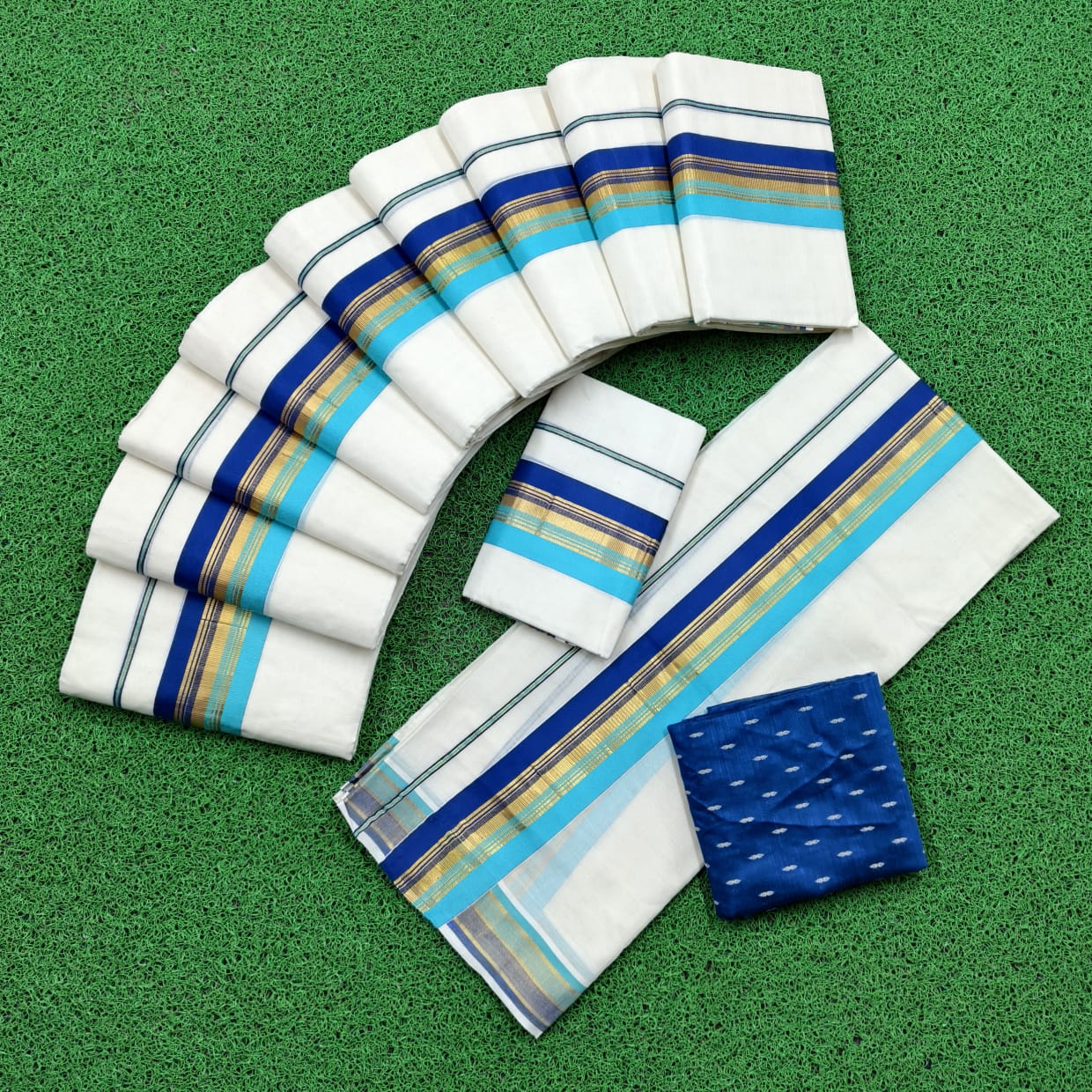 Elegant Cotton Kasavu Set Mundu with Dual-Tone Border