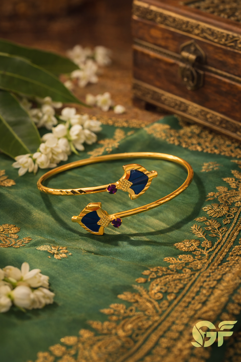 Traditional Palakka Design Gold-Plated Bangle